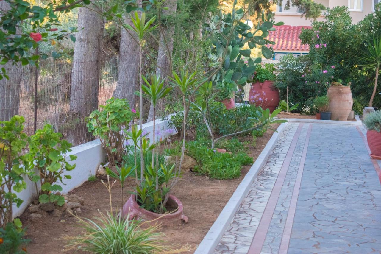 Stefanie Studios Agia Marina  Ngoại thất bức ảnh