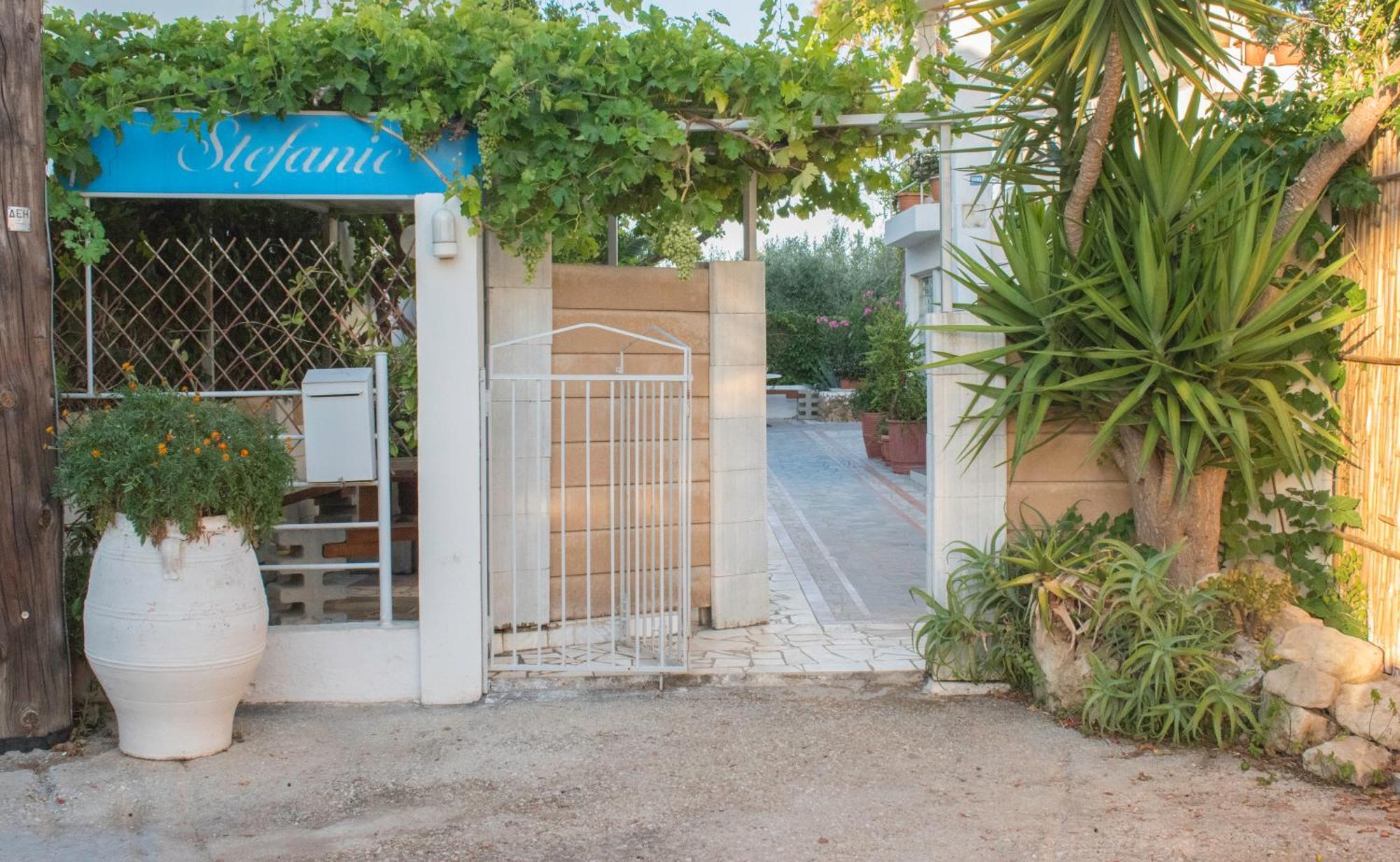 Stefanie Studios Agia Marina  Ngoại thất bức ảnh